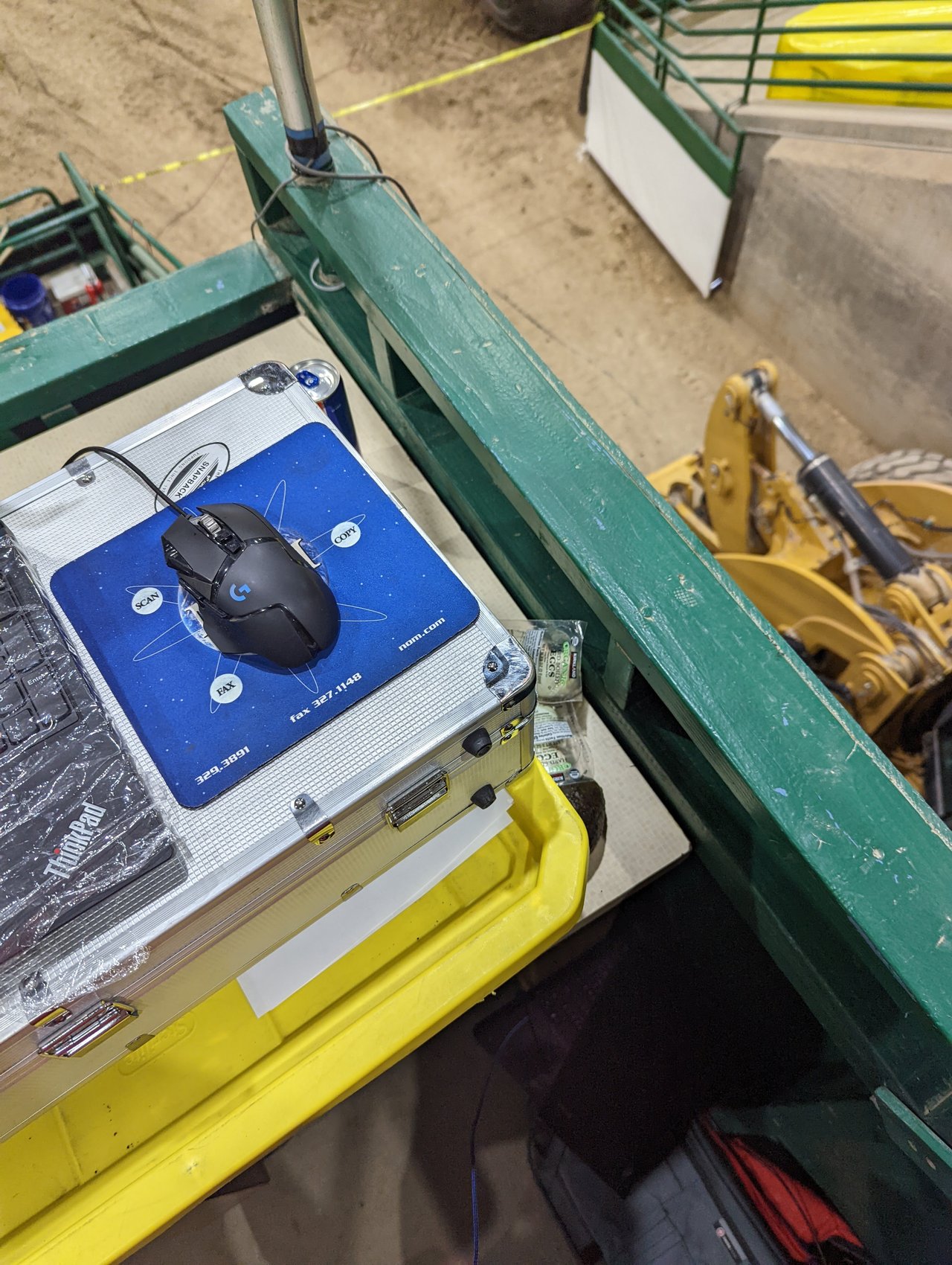 Mouse and gear case on the DJ rail
