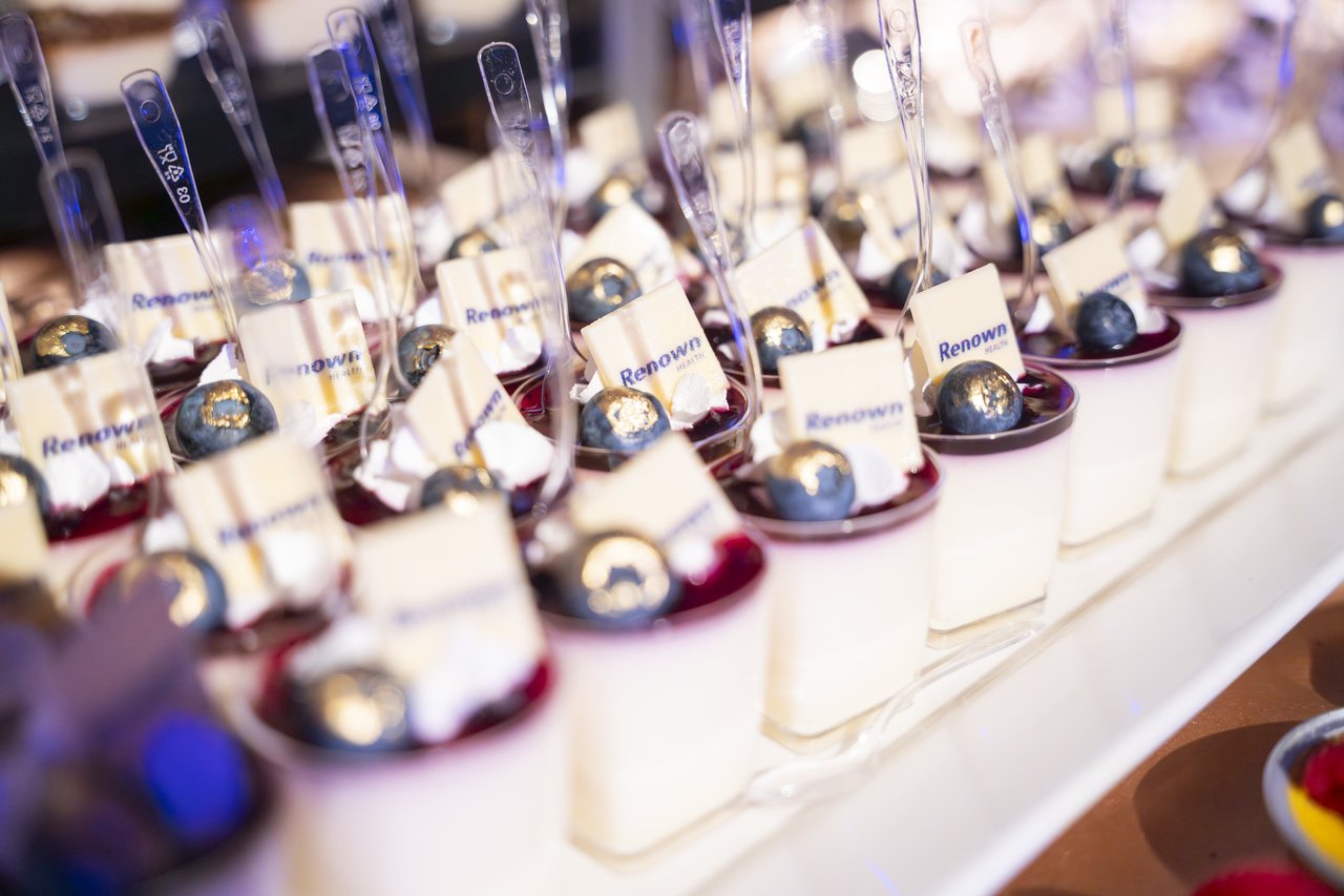 Rows of Renown dessert cups with chocolate pearls