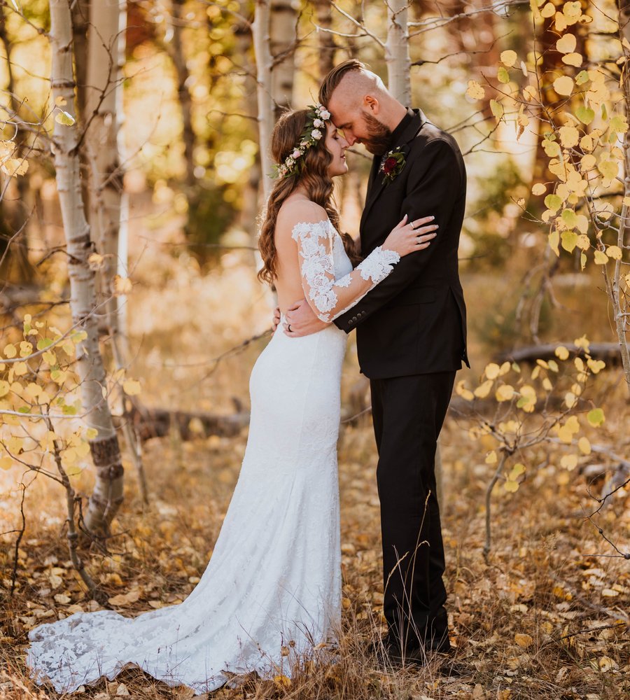 Rachel and Christopher Cave on their wedding day at Sunridge Golf and Recreation
