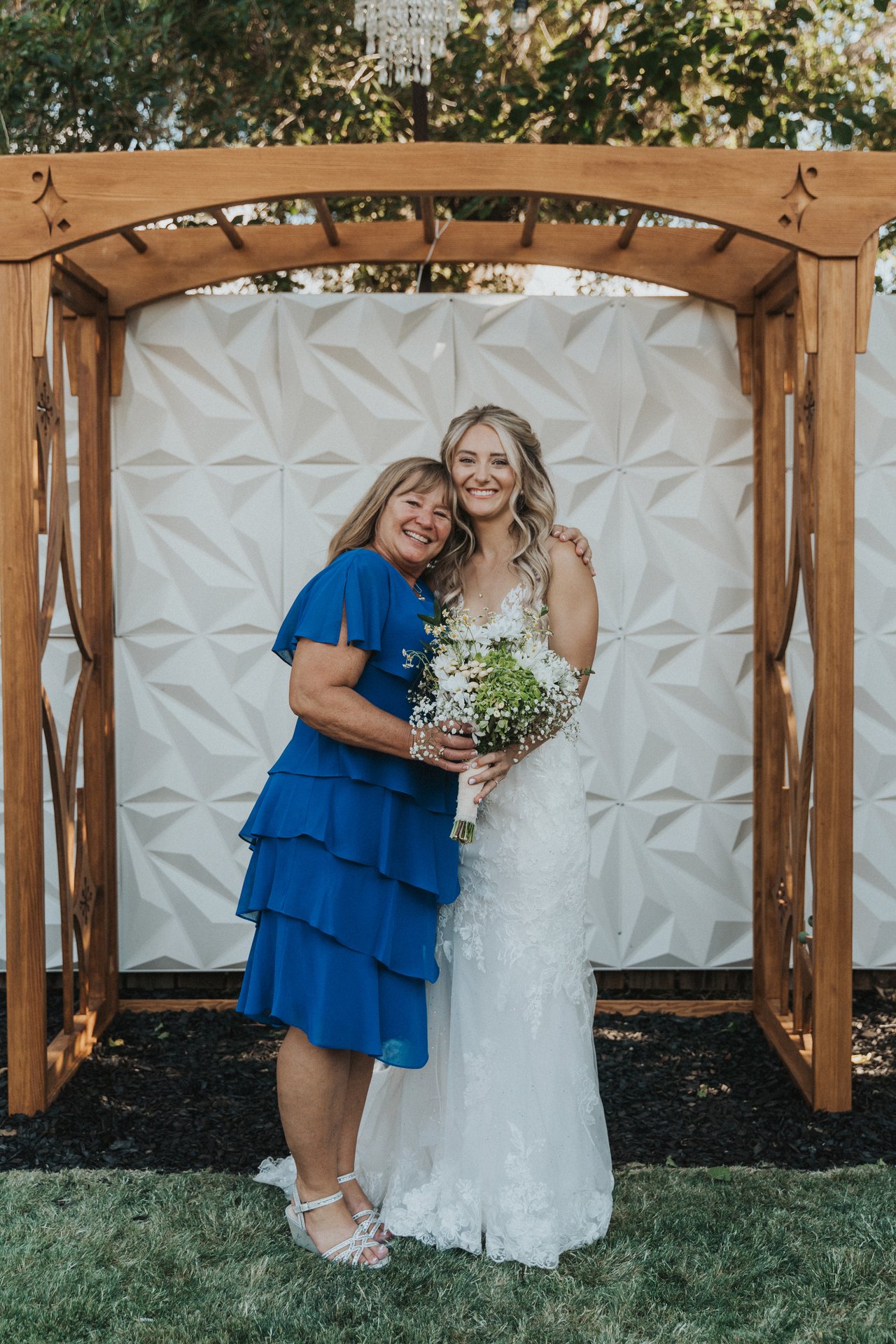 Lexy and her mom at the arbor